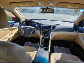 2012 HYUNDAI SONATA SEDAN 4-CYL, HYBRID, 2.4 LITER HYBRID SEDAN 4D