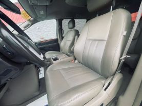 2016 CHRYSLER TOWN & COUNTRY PASSENGER V6, 3.6 LITER TOURING MINIVAN 4D