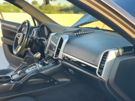 2018 PORSCHE CAYENNE SUV V6, 3.6 LITER SPORT UTILITY 4D