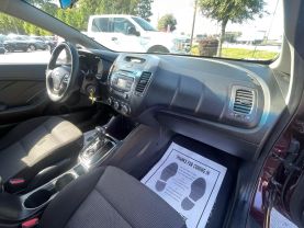 2017 Kia Forte Lx Sedan 4d - Image 28