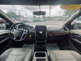 2016 CHRYSLER TOWN & COUNTRY PASSENGER V6, 3.6 LITER TOURING MINIVAN 4D