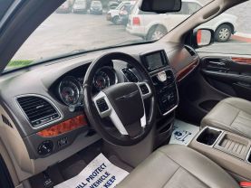 2016 CHRYSLER TOWN & COUNTRY PASSENGER V6, 3.6 LITER TOURING MINIVAN 4D