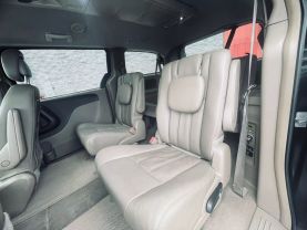 2016 CHRYSLER TOWN & COUNTRY PASSENGER V6, 3.6 LITER TOURING MINIVAN 4D