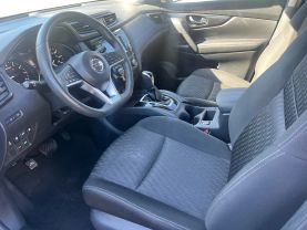 2019 Nissan Rogue - Image 16