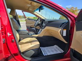 2012 HYUNDAI SONATA SEDAN 4-CYL, HYBRID, 2.4 LITER HYBRID SEDAN 4D