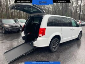 2015 CHRYSLER TOWN & COUNTRY VAN V6, 3.6 LITER TOURING MINIVAN 4D