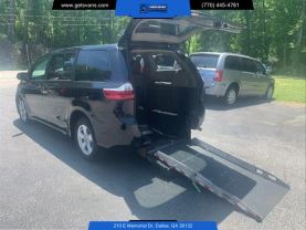 2015 CHRYSLER TOWN & COUNTRY VAN V6, 3.6 LITER TOURING MINIVAN 4D