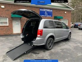 2015 CHRYSLER TOWN & COUNTRY VAN V6, 3.6 LITER TOURING MINIVAN 4D