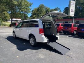 2015 CHRYSLER TOWN & COUNTRY VAN V6, 3.6 LITER TOURING MINIVAN 4D