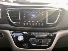 2017 CHRYSLER PACIFICA VAN V6, 3.6 LITER LIMITED MINIVAN 4D