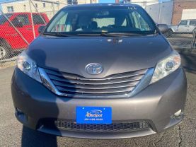2017 TOYOTA SIENNA PASSENGER GRAY AUTOMATIC - Auto Spot
