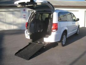 2015 CHRYSLER TOWN & COUNTRY VAN V6, 3.6 LITER TOURING MINIVAN 4D