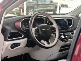2017 CHRYSLER PACIFICA VAN V6, 3.6 LITER LIMITED MINIVAN 4D
