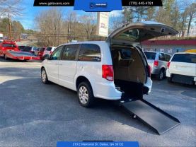 2015 CHRYSLER TOWN & COUNTRY VAN V6, 3.6 LITER TOURING MINIVAN 4D