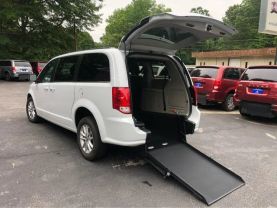 2015 CHRYSLER TOWN & COUNTRY VAN V6, 3.6 LITER TOURING MINIVAN 4D