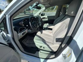 2021 CHRYSLER VOYAGER PASSENGER V6, 3.6 LITER LXI MINIVAN 4D