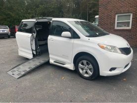 2015 CHRYSLER TOWN & COUNTRY VAN V6, 3.6 LITER TOURING MINIVAN 4D