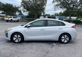 2018 HYUNDAI IONIQ HYBRID HATCHBACK 4-CYL, HYBRID, 1.6 LITER BLUE HATCHBACK 4D