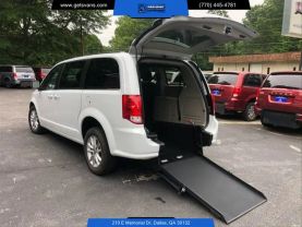 2015 CHRYSLER TOWN & COUNTRY VAN V6, 3.6 LITER TOURING MINIVAN 4D