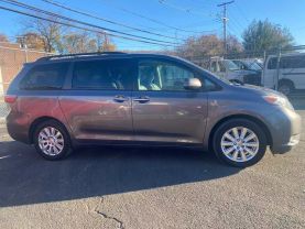 2017 TOYOTA SIENNA PASSENGER GRAY AUTOMATIC - Auto Spot