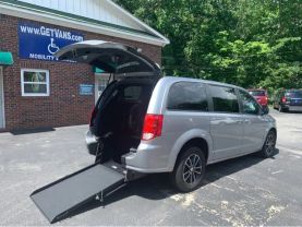 2015 CHRYSLER TOWN & COUNTRY VAN V6, 3.6 LITER TOURING MINIVAN 4D