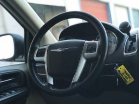 2015 CHRYSLER TOWN & COUNTRY VAN V6, 3.6 LITER TOURING MINIVAN 4D