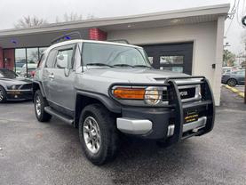 Used 2012 TOYOTA FJ CRUISER SUV V6, 4.0 LITER SPORT UTILITY 2D - LA Auto Star located in Virginia Beach, VA