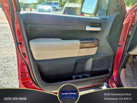 2010 TOYOTA TUNDRA CREWMAX PICKUP V8, 5.7 LITER LIMITED PICKUP 4D 5 1/2 FT