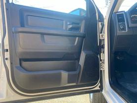 2017 RAM 1500 CREW CAB PICKUP WHITE AUTOMATIC - Auto Spot