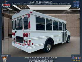 2005 CHEVROLET EXPRESS CUTAWAY CAB CHASSIS V8, 6.0 LITER VAN CAB-CHASSIS 2D