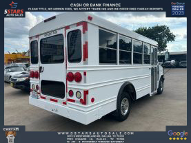 2005 CHEVROLET EXPRESS CUTAWAY CAB CHASSIS V8, 6.0 LITER VAN CAB-CHASSIS 2D