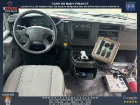 2005 CHEVROLET EXPRESS CUTAWAY CAB CHASSIS V8, 6.0 LITER VAN CAB-CHASSIS 2D