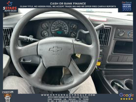 2005 CHEVROLET EXPRESS CUTAWAY CAB CHASSIS V8, 6.0 LITER VAN CAB-CHASSIS 2D