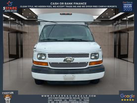 2005 CHEVROLET EXPRESS CUTAWAY CAB CHASSIS V8, 6.0 LITER VAN CAB-CHASSIS 2D