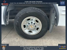 2005 CHEVROLET EXPRESS CUTAWAY CAB CHASSIS V8, 6.0 LITER VAN CAB-CHASSIS 2D