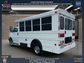 2005 CHEVROLET EXPRESS CUTAWAY CAB CHASSIS V8, 6.0 LITER VAN CAB-CHASSIS 2D