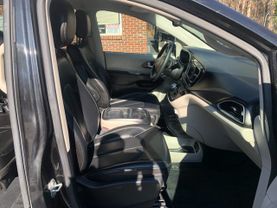 2020 CHRYSLER VOYAGER VAN V6, 3.6 LITER LXI MINIVAN 4D