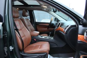 2011 JEEP GRAND CHEROKEE SUV V8, 5.7 LITER OVERLAND SPORT UTILITY 4D