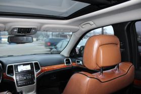 2011 JEEP GRAND CHEROKEE SUV V8, 5.7 LITER OVERLAND SPORT UTILITY 4D