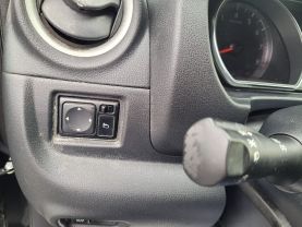2016 NISSAN VERSA