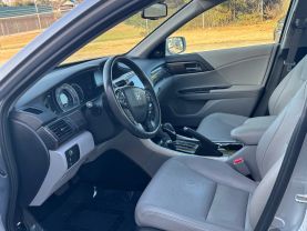 2017 Honda Accord - Image 11