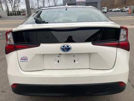 2019 TOYOTA PRIUS HATCHBACK WHITE AUTOMATIC - Auto Spot