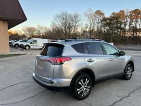 2018 Toyota Rav4 - Image 3