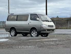 1996 Toyota Hiace - Image 3