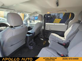 2022 TOYOTA SIENNA PASSENGER 4-CYL, HYBRID, 2.5 LITER LE MINIVAN 4D