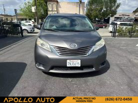 2017 TOYOTA SIENNA VAN V6, 3.5 LITER LE MINIVAN 4D