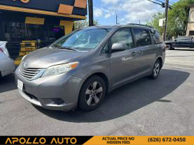 2017 TOYOTA SIENNA VAN V6, 3.5 LITER LE MINIVAN 4D