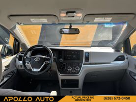 2015 TOYOTA SIENNA VAN V6, 3.5 LITER LE MINIVAN 4D