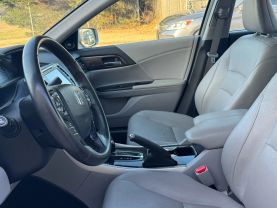 2017 Honda Accord - Image 18
