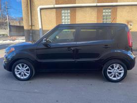 2013 KIA SOUL WAGON BLACK AUTOMATIC - Auto Spot